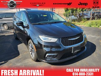 Used 2022 Chrysler Pacifica Touring-L image 1