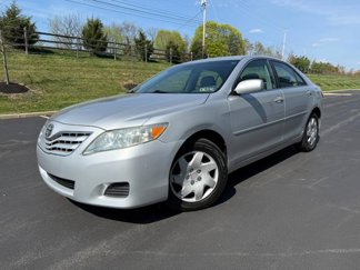 Used 2011 Toyota Camry LE image 1