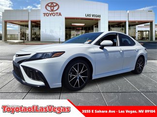 Used 2021 Toyota Camry SE image 1