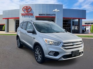 Used 2017 Ford Escape Titanium image 1
