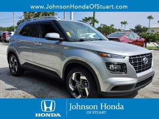 Used 2023 Hyundai Venue SEL video 1
