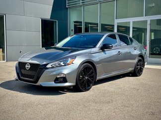 Used 2022 Nissan Altima 2.5 SR w/ Midnight Edition Package image 1