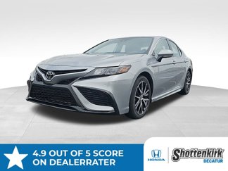 Used 2024 Toyota Camry SE image 1