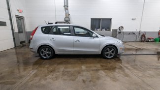 Used 2009 Hyundai Elantra w/ Premium-Sport Pkg 2 image 1