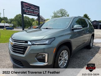 Used 2022 Chevrolet Traverse LT image 1