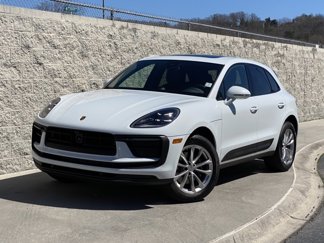 Used 2025 Porsche Macan image 1