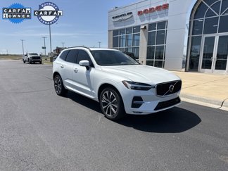 Used 2022 Volvo XC60 B5 Momentum w/ Advanced Package image 1