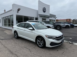 Certified 2024 Volkswagen Jetta SE image 1
