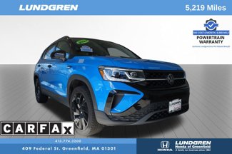 Used 2024 Volkswagen Taos SE image 1