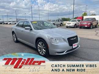 Used 2021 Chrysler 300 Touring image 1