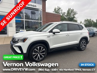 Certified 2022 Volkswagen Taos SE w/ Panoramic Sunroof Package image 1