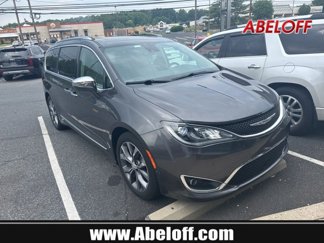 Used 2018 Chrysler Pacifica Limited w/ Tire & Wheel Group image 1