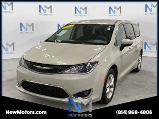 Used 2017 Chrysler Pacifica Touring Plus w/ Tire & Wheel Group image 1