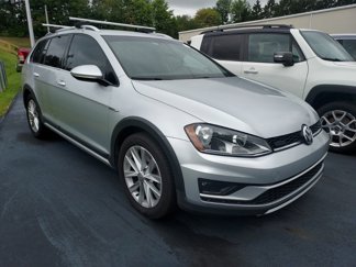 Used 2017 Volkswagen Golf Alltrack S image 1