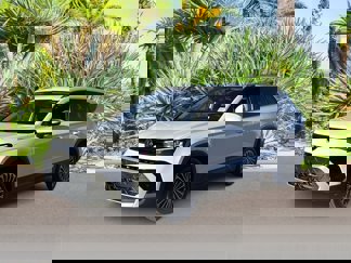 New 2025 Volkswagen Taos SE image 1