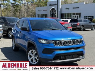 Used 2024 Jeep Compass Sport image 1