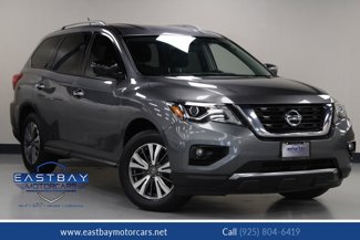 Used 2017 Nissan Pathfinder SL image 1