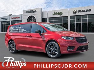 New 2025 Chrysler Pacifica Limited image 1