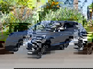 New 2025 Volkswagen Taos SE image 1