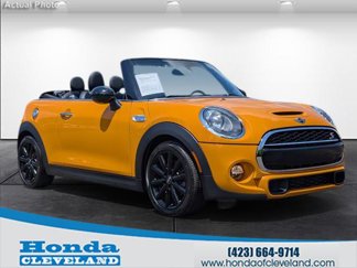 Used 2017 MINI Cooper S image 1