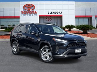 Used 2022 Toyota RAV4 XLE image 1
