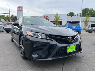 Certified 2019 Toyota Camry SE image 1