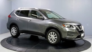 Used 2017 Nissan Rogue S image 1