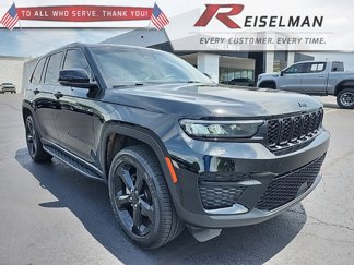 Used 2023 Jeep Grand Cherokee Altitude image 1