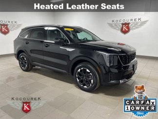 Used 2024 Kia Sorento S image 1