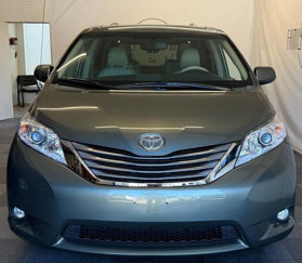 Used 2013 Toyota Sienna image 1