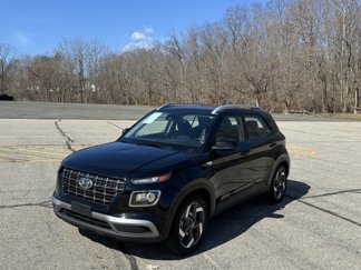 Used 2024 Hyundai Venue SEL image 1