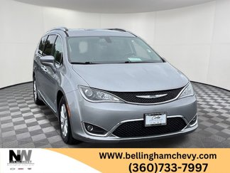 Used 2018 Chrysler Pacifica Touring-L Plus image 1