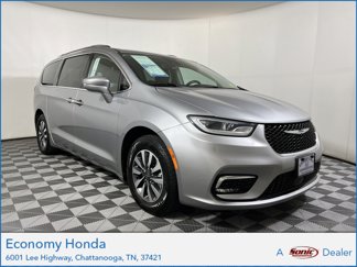 Used 2021 Chrysler Pacifica Touring-L image 1