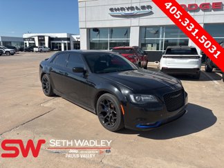 Used 2015 Chrysler 300 S image 1