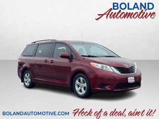 Used 2014 Toyota Sienna LE image 1