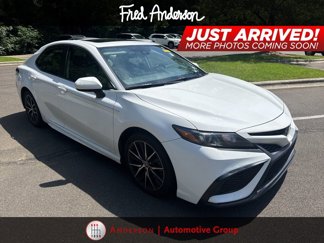 Used 2021 Toyota Camry SE image 1