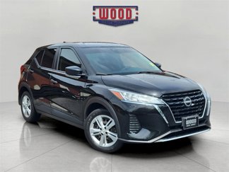 Used 2022 Nissan Kicks S image 1