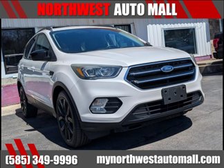 Used 2017 Ford Escape SE w/ SE Sport Appearance Package image 1