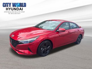 Used 2022 Hyundai Elantra SEL image 1