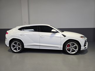 Used 2021 Lamborghini Urus image 1