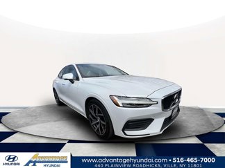 Used 2020 Volvo S60 T6 Momentum image 1