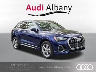 Certified 2022 Audi Q3 2.0T Premium w/ Convenience Package image 1