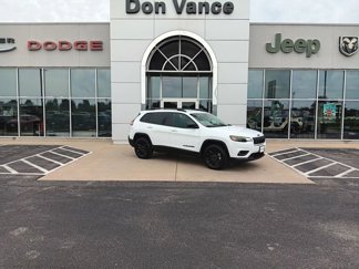 Used 2023 Jeep Cherokee Altitude Lux image 1