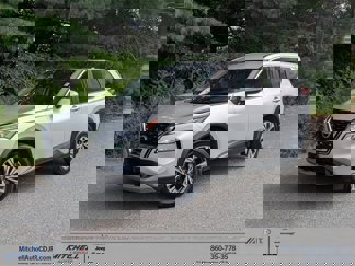 Used 2023 Nissan Rogue SV image 1