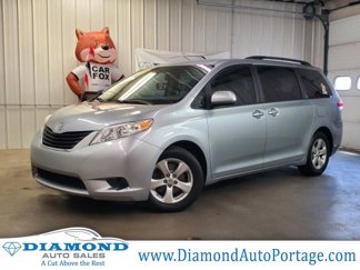 Used 2014 Toyota Sienna LE image 1
