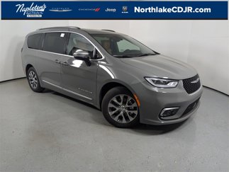 New 2025 Chrysler Pacifica Pinnacle image 1