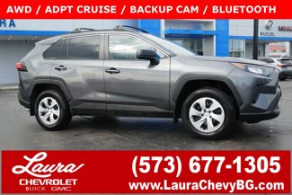 Used 2021 Toyota RAV4 LE image 1