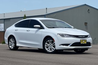 Used 2015 Chrysler 200 Limited w/ Convenience Group image 1
