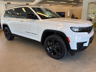 Used 2022 Jeep Grand Cherokee L Laredo image 1