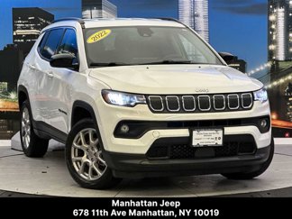 Used 2022 Jeep Compass Latitude image 1